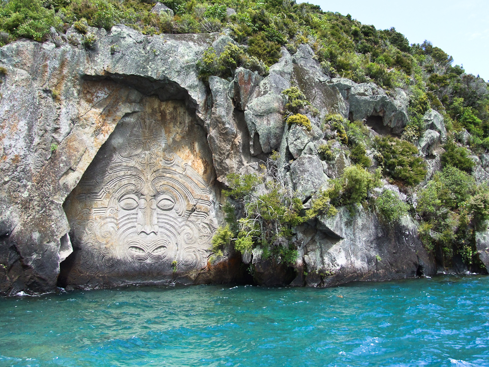 01_New_Zealand_Lake_Taupo_Maori